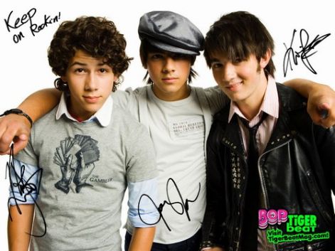 jonas-brothers-20080804-443701.jpg